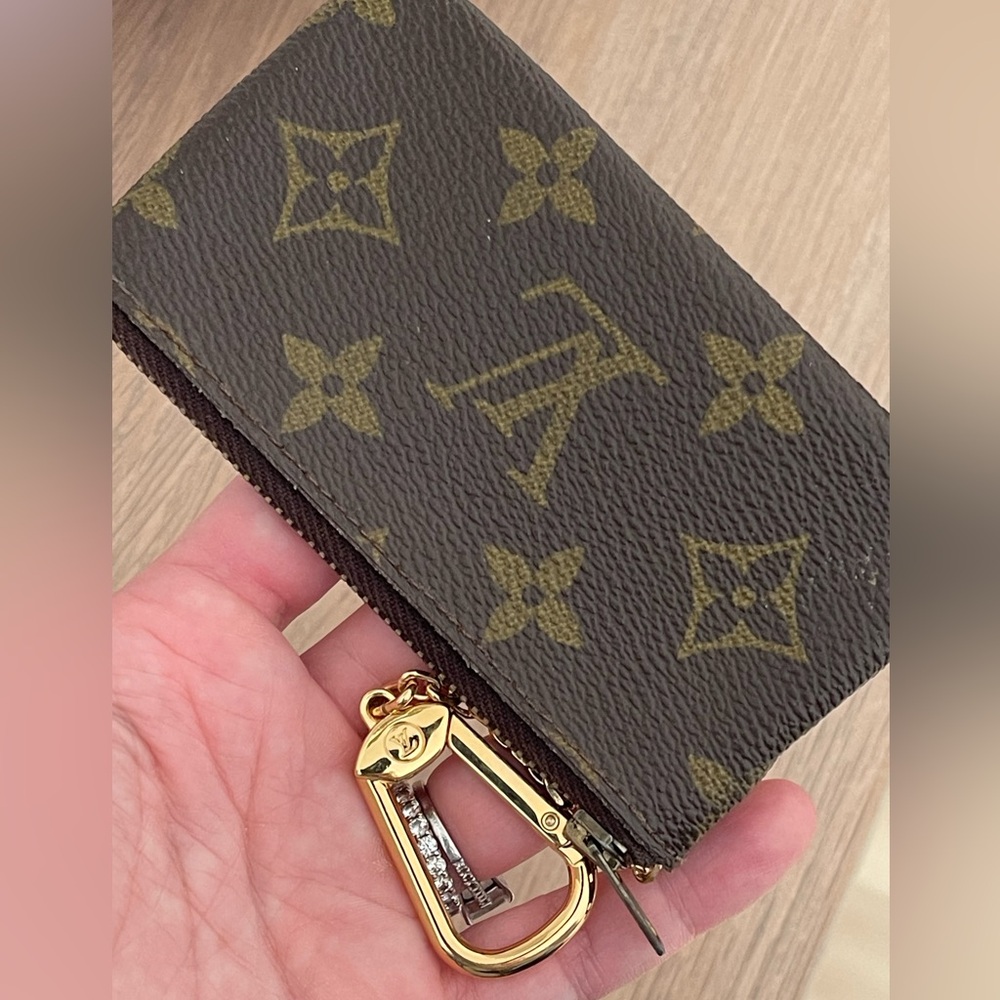 Vintage 1975 Louis Vuitton coin purse keychain - brand new (2023) key ring - Picture 3 of 6